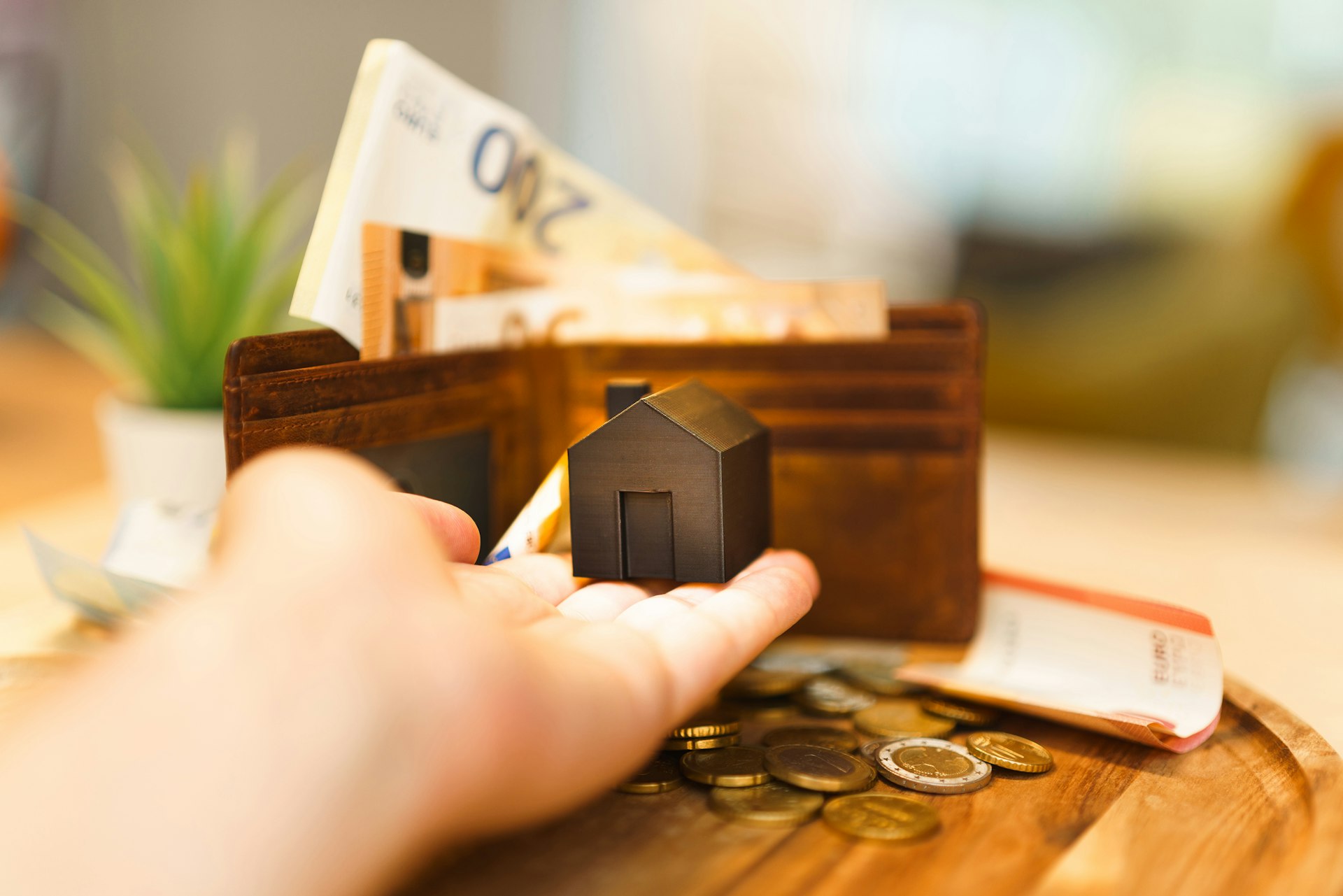 How Small Investors Can Access Real Estate Crowdfunding Opportunities